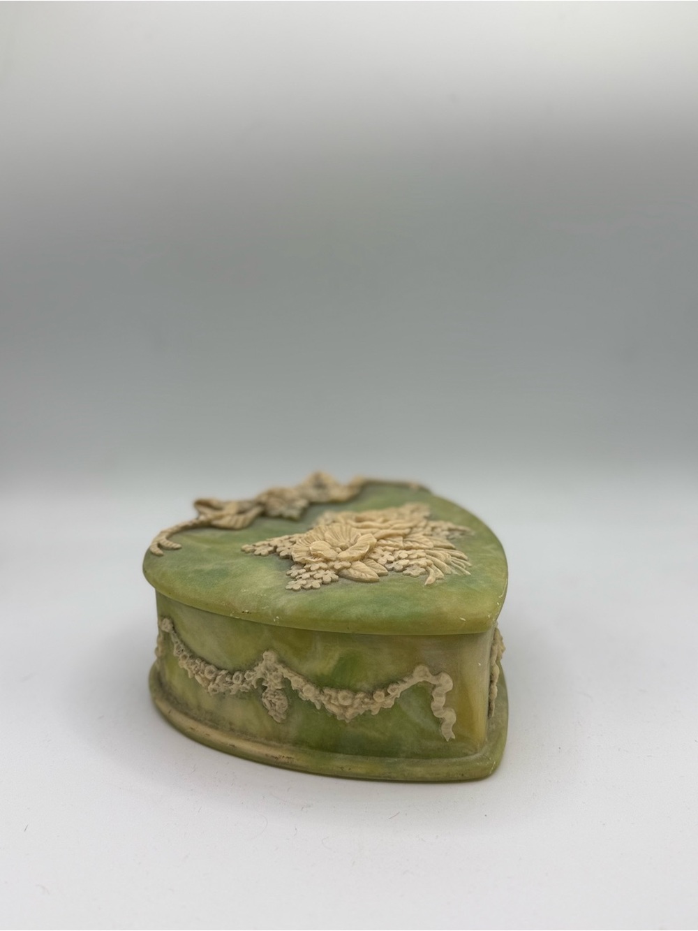 Decorative Heart-Shaped Stine Incolay Green Floral Trinket Box